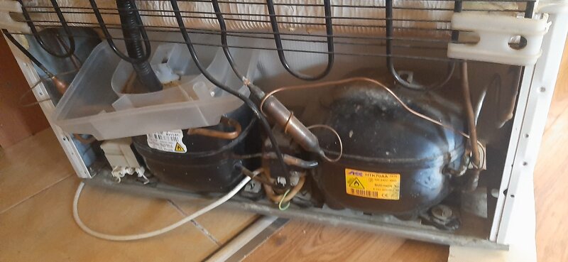 Combina frigorifica cu doua usi